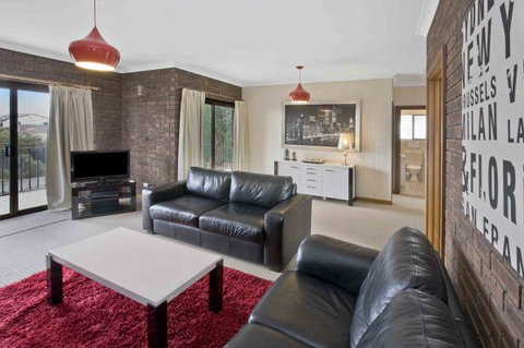 Century 21 SouthCoast: Moana Blue - Stayed 78