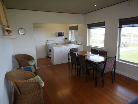 Century 21 SouthCoast: Moana Blue - Stayed 81