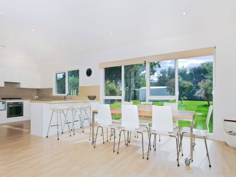 Century 21 SouthCoast: Moana Blue - Stayed 85