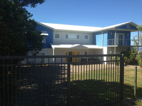 Century 21 SouthCoast: Moana Blue - Stayed 89