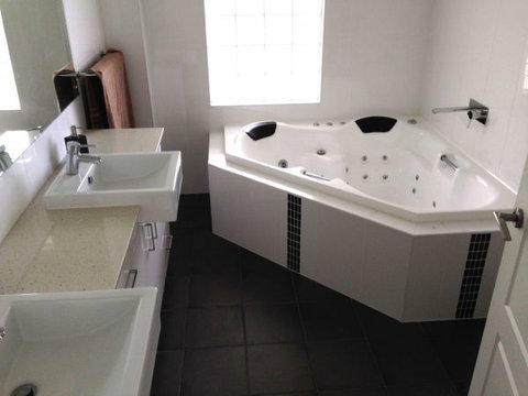 Century 21 SouthCoast: Moana Blue - Stayed 91