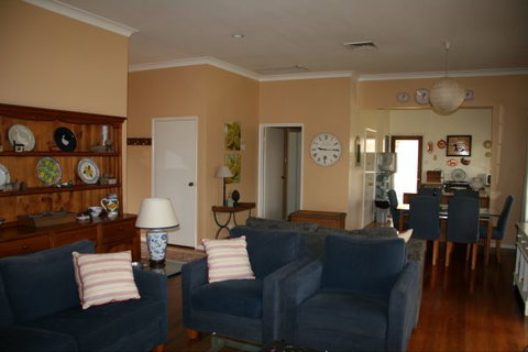 Elderslie House - Stayed 65