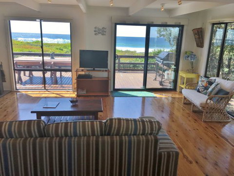 Surfside On Mollymook Beach - Stayed 5