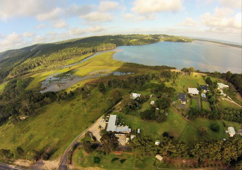 Top Of The Lake Holiday Units - Stays Accommodation 3