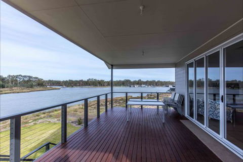 River Shack Rentals - Living The Dream - Stayed 111
