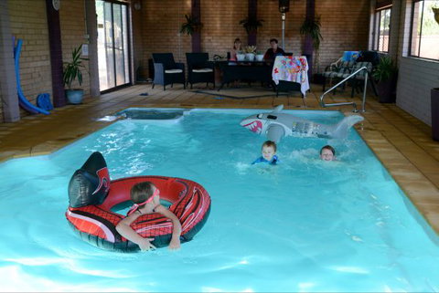 Cameo Inn Motel - Stayed 6