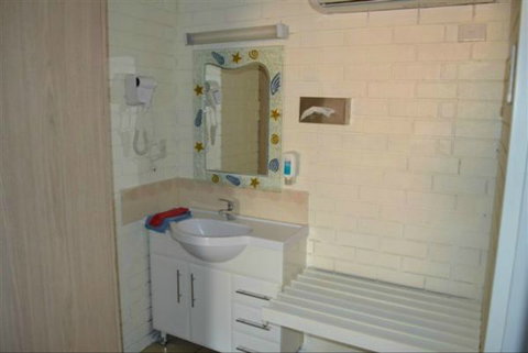 Cameo Inn Motel - Stayed 7