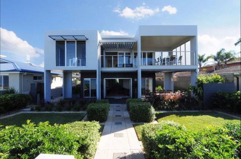 Aqua Leaf Apartment - Stayed 2