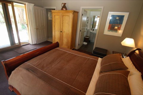 Mirkwood Forest Self-Contained Spa Cottages - Stayed 3