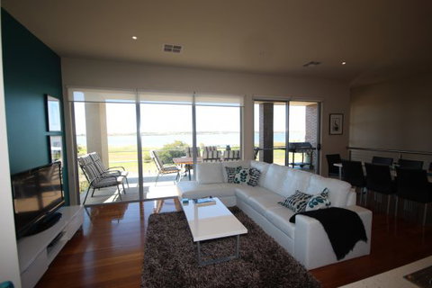 LJ Hooker Goolwa Holiday Rentals - 42 Underwood Avenue, Goolwa Beach - Stayed 0