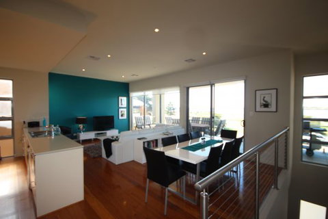 LJ Hooker Goolwa Holiday Rentals - 42 Underwood Avenue, Goolwa Beach - Stayed 2