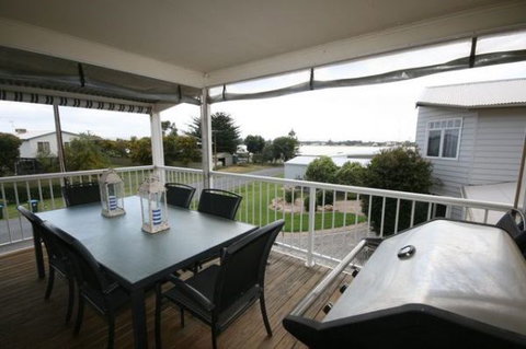 LJ Hooker Goolwa Holiday Rentals - 42 Underwood Avenue, Goolwa Beach - Stayed 6