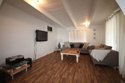 LJ Hooker Goolwa Holiday Rentals - 42 Underwood Avenue, Goolwa Beach - Stayed 10