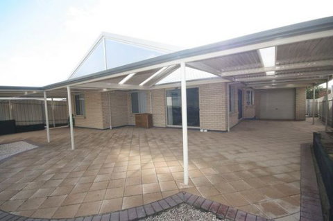 LJ Hooker Goolwa Holiday Rentals - 42 Underwood Avenue, Goolwa Beach - Stayed 23