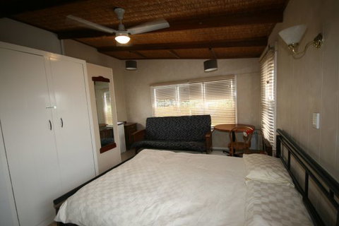 LJ Hooker Goolwa Holiday Rentals - 42 Underwood Avenue, Goolwa Beach - Stayed 27