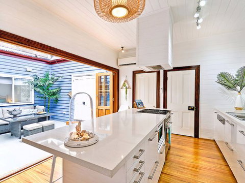 Driftwood Beach House - Stayed 1