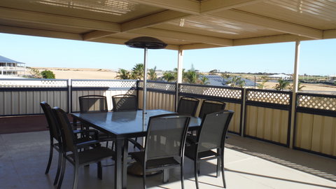 Deck To Sea - Stayed 0