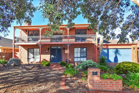 Lakeside Getaway - Stays Accommodation 0