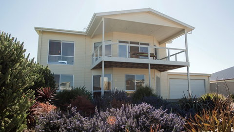 Ocean Sounds - Stayed 10