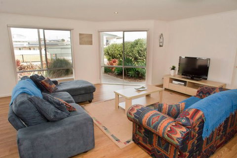 Ocean Sounds - Stayed 4