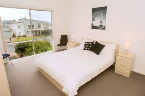 Ocean Sounds - Stayed 7