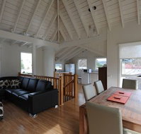 Rocket House Apollo Bay - Stayed
