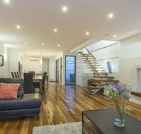 Serenity Torquay Sea View Luxury Beachfront - Stayed