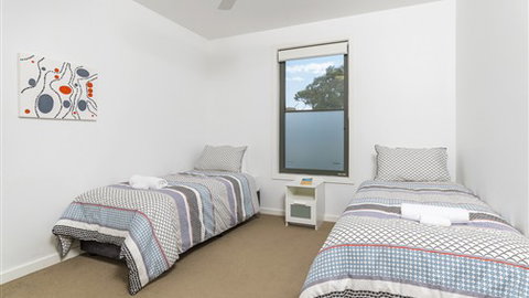 Serenity Torquay Sea View: Luxury Beachfront - Stayed 3