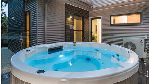 Serenity Torquay Sea View: Luxury Beachfront - Stayed 7