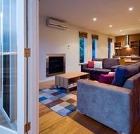 Queensberry 1 - Stayed