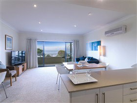 Aurora Ozone Apartments - Stayed 1