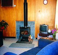 Black Jack Get-a-way - Magpies Nest - Stays Accommodation