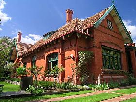 Buxton Manor - Musica Viva Apartment - Stays Accommodation 2