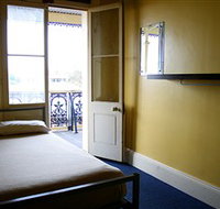 Glenelg Beach Hostel - Stayed