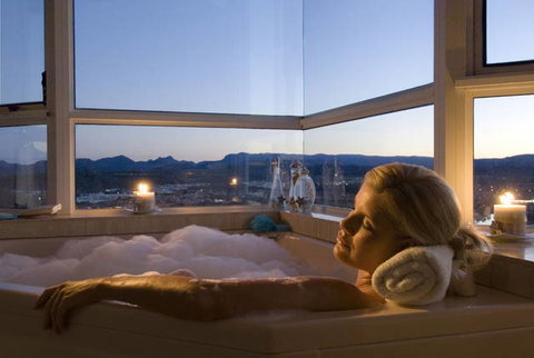 2nd Avenue Beachside Apartments - Stayed 2