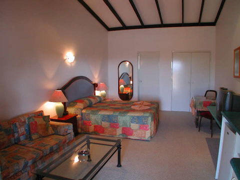 Albert Facey Motor Inn Narrogin - Stays Accommodation 0