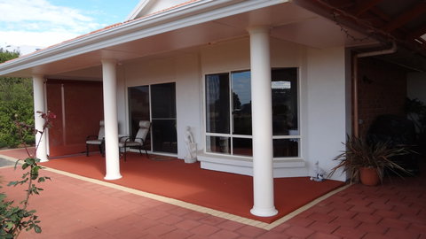 Close Encounters Bed And Breakfast - Stayed 4