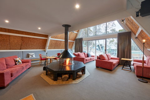 Ripparoo Ski Lodge - Stays Accommodation 4