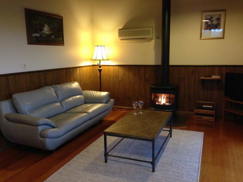 Daysy Hill Country Cottages - Stayed 2