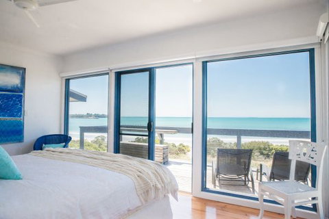 The Shore -Beachfront Accommodation - Stayed 4