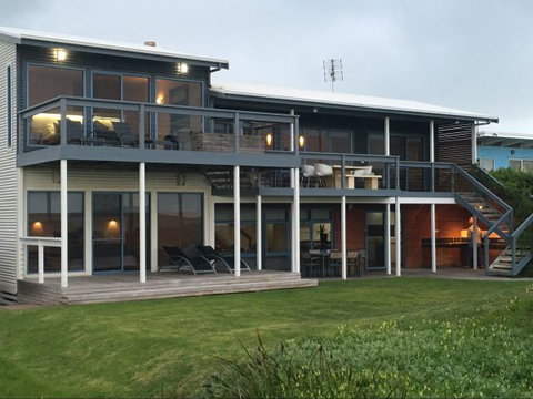 The Shore -Beachfront Accommodation - Stayed 6