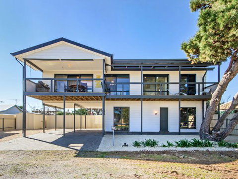 Century 21 SouthCoast: Whinnerah Sunsets - Stayed 0