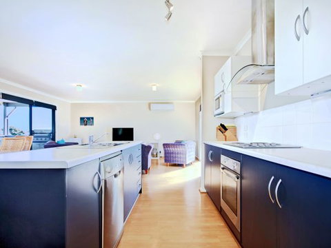 Century 21 SouthCoast: Whinnerah Sunsets - Stayed 3