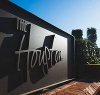 The Houston Wagga - Stayed