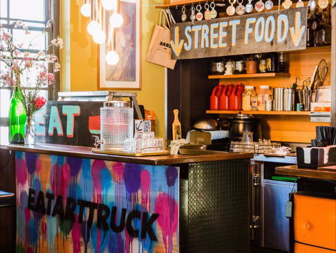 Darlo Bar At The Royal Sovereign Hotel - Stayed 8