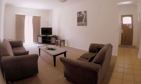 Shamore Apartments - Eleventh Street - Stayed 5