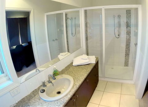 Shamore Apartments - Eleventh Street - Stayed 9