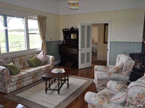 Beth's Cottage Roaring 40s - Stayed 3