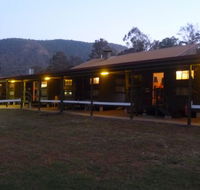 Christmas Creek Cafe and Cabins - Stays Accommodation