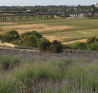 Brayfield Cottage - Stays Accommodation